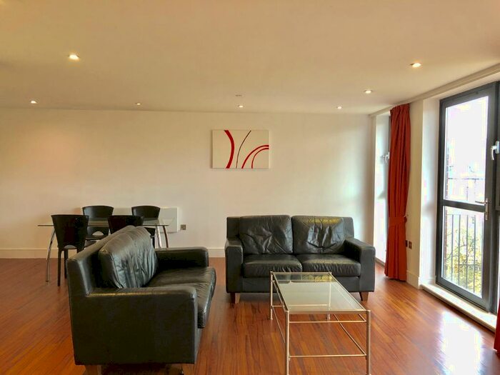2 Bedroom Apartment To Rent In The Ropewalk, Nottingham, NG1