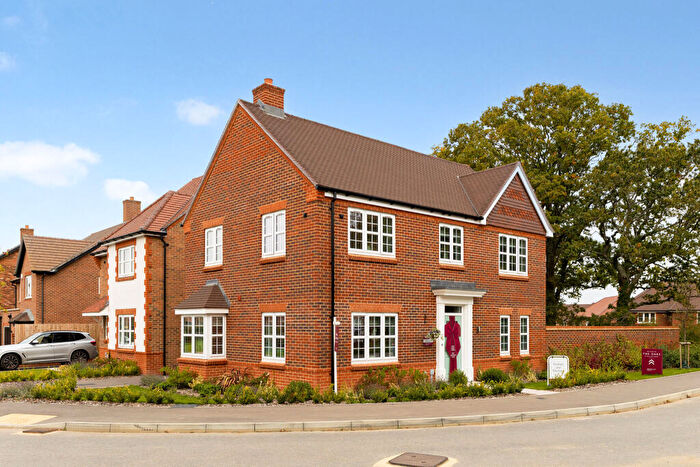 4 Bedroom Detached House For Sale In Sweeters Field Road, Alfold, Cranleigh, GU6