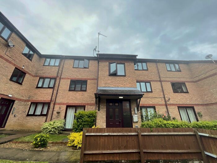 2 Bedroom Flat To Rent In Victoria Court, Rushden, NN10