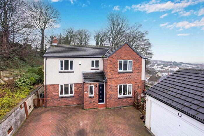 4 Bedroom Detached House For Sale In Oxford Drive, Kippax, Leeds, LS25