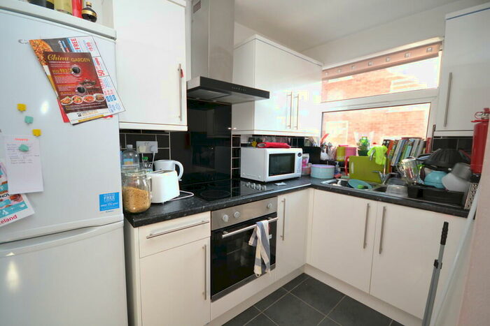 3 Bedroom Flat To Rent In Loughborough Road, West Bridgford, NG2