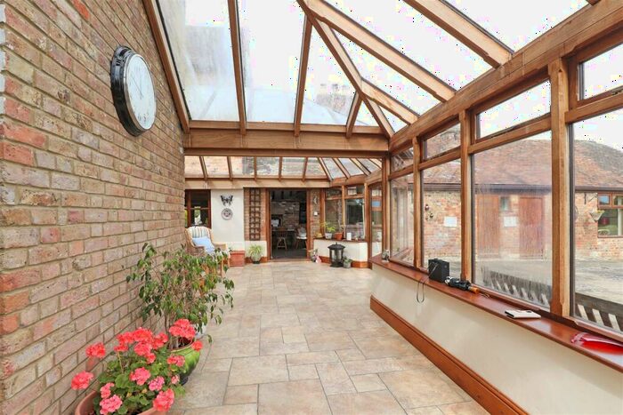 4 Bedroom Detached House For Sale In Standish Lane, Moreton Valence, Gloucester, GL2