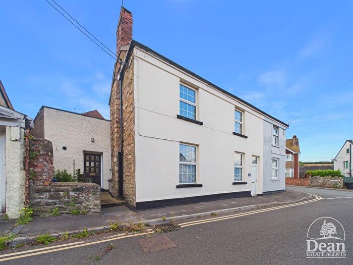 2 Bedroom Semi-Detached House For Sale In Hawthorns Road, Drybrook, GL17