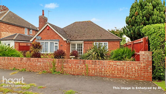 2 Bedroom Detached Bungalow For Sale In Park Road, Bury St Edmunds, IP33