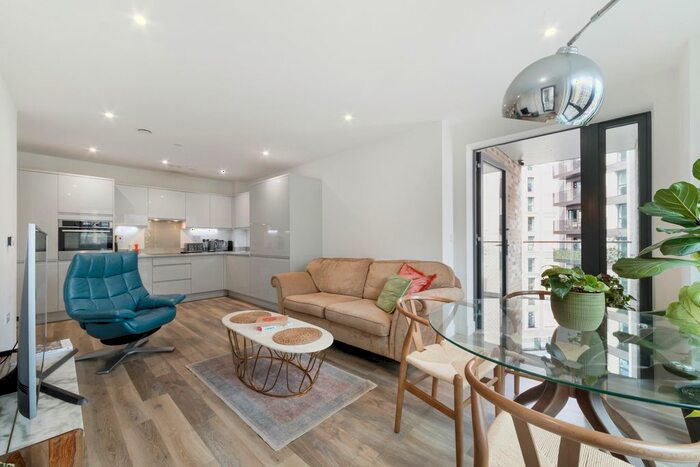 2 Bedroom Flat To Rent In Osiers Road, SW18