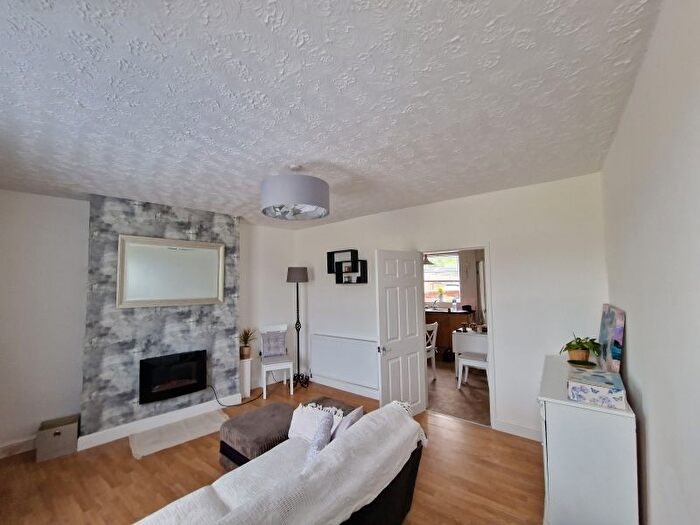 3 Bedroom End Of Terrace House To Rent In Well Lane, Treeton, Rotherham, S60