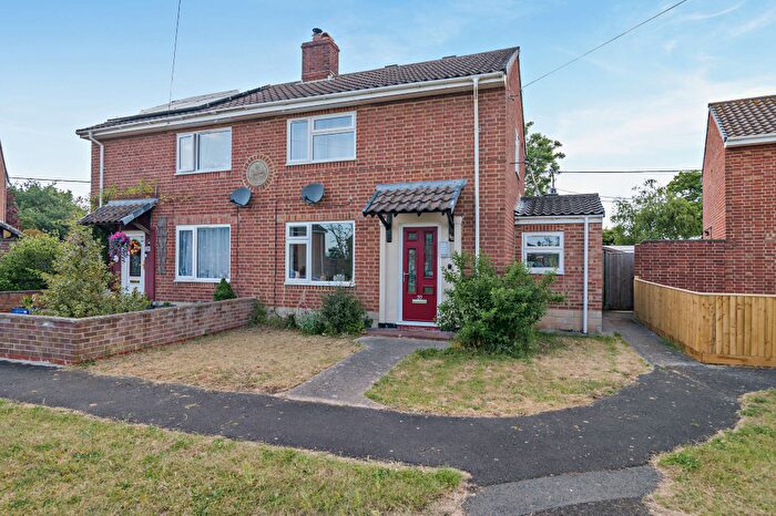 2 Bedroom Semi-Detached House For Sale In Newleaze, Steeple Ashton, BA14
