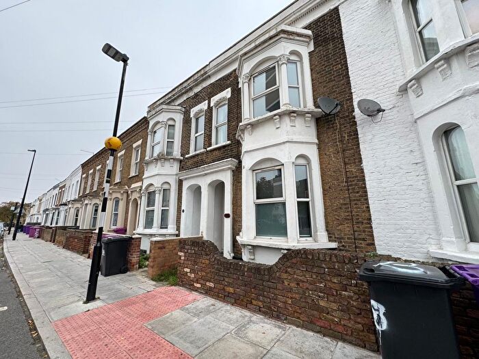 4 Bedroom Terraced House To Rent In Bow Common Lane, London, E3
