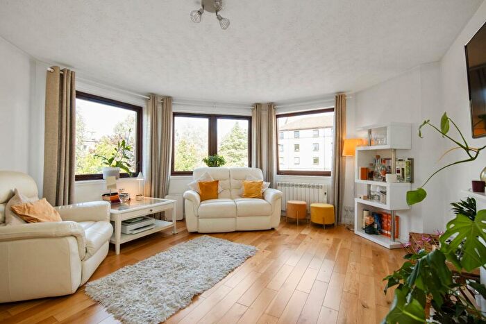 2 Bedroom Flat To Rent In West Bryson Road, Polwarth, Edinburgh, EH11