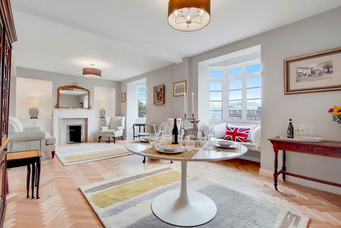 4 Bedroom Flat To Rent In Latymer Court, Hammersmith Road, London, W6