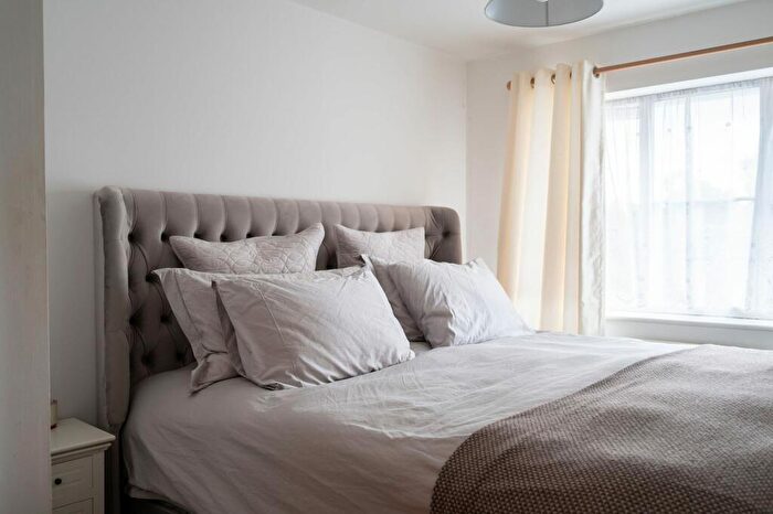 3 Bedroom Terraced House For Sale In Gordon Road, Haywards Heath, RH16