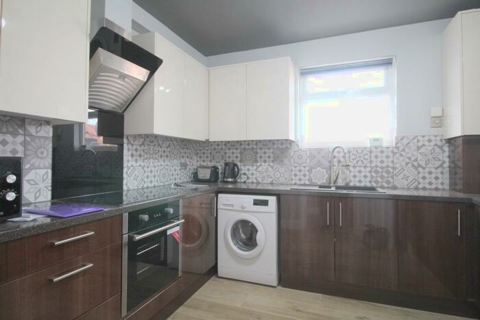 Studio To Rent In Bellegrove Road Welling, DA16