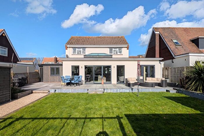 4 Bedroom Detached House For Sale In Radclyffe Road, Wallington, PO16