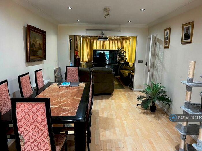 4 Bedroom Semi-Detached House To Rent In Grasmere Avenue, Wembley, HA9