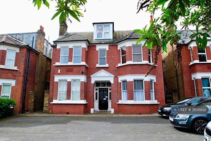 2 Bedroom Flat To Rent In Perry Vale, London, SE23