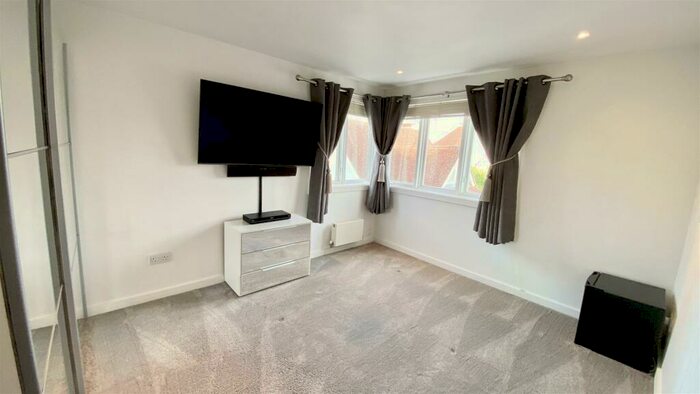 2 Bedroom Apartment To Rent In Edgar Close, Kings Hill, ME19