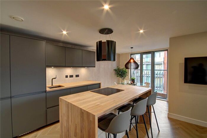 2 Bedroom Apartment For Sale In Cameronian Square, Worsdell Drive, Gateshead, NE8