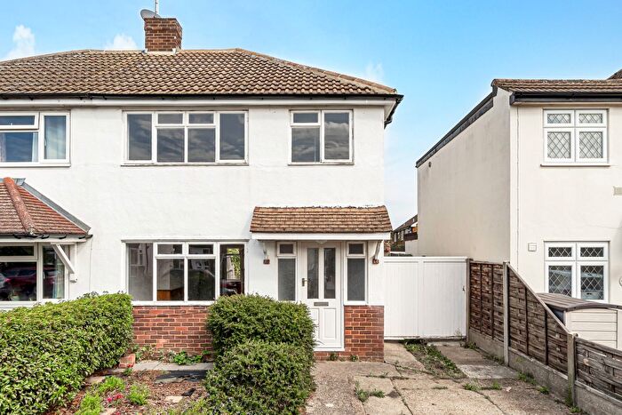 3 Bedroom Semi-Detached House For Sale In Lodge Way, Shepperton, TW17