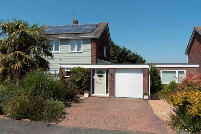 4 Bedroom Detached House To Rent In Woodland Grove, Bembridge, PO35