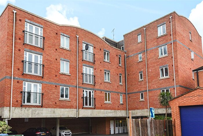 2 Bedroom Flat To Rent In Delta Court, Grenfell Road, Maidenhead, Berkshire, SL6