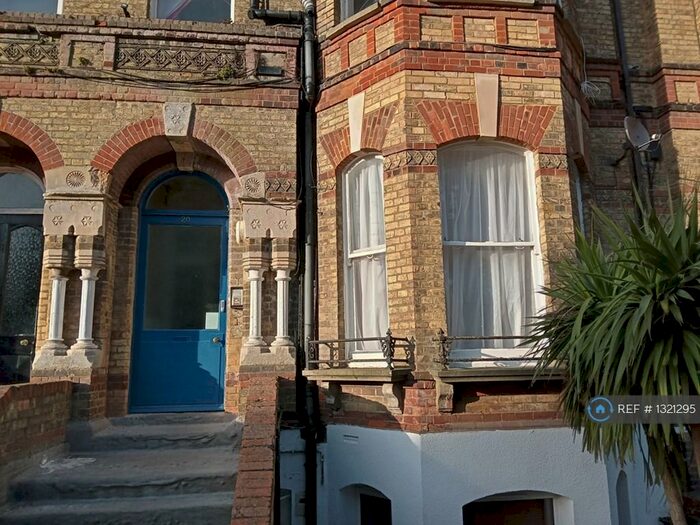 2 Bedroom Flat To Rent In Westbourne Gardens, Folkestone, CT20
