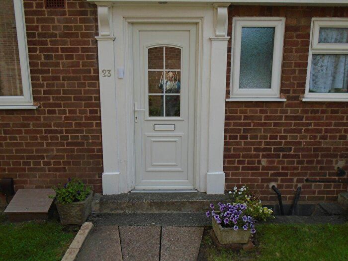 3 Bedroom Flat To Rent In West Drive, B5