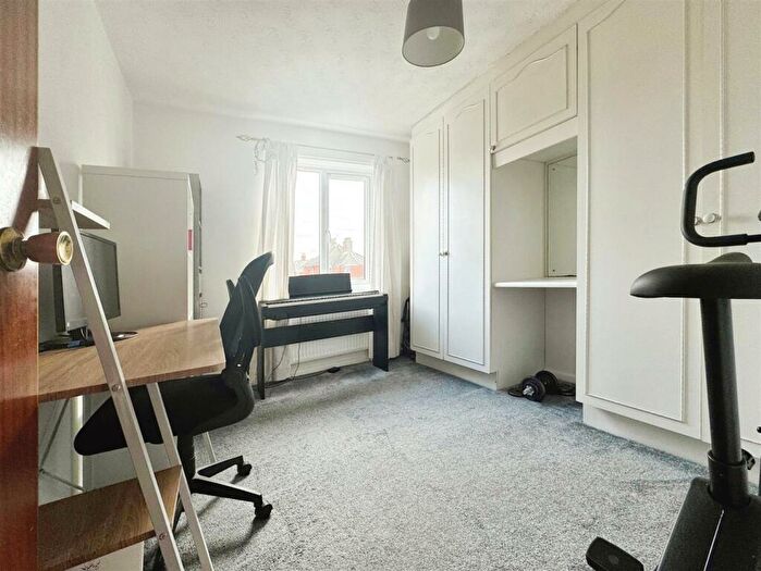 2 Bedroom Apartment To Rent In Crescent Road, Wimborne, BH21