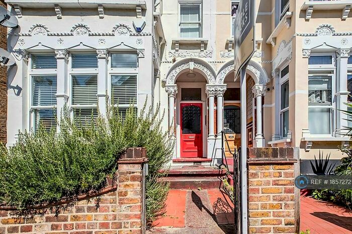 1 Bedroom Flat To Rent In Halesworth Road, Lewisham, SE13