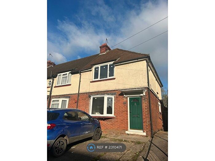 3 Bedroom Semi-Detached House To Rent In South Park Road, Maidstone, ME15