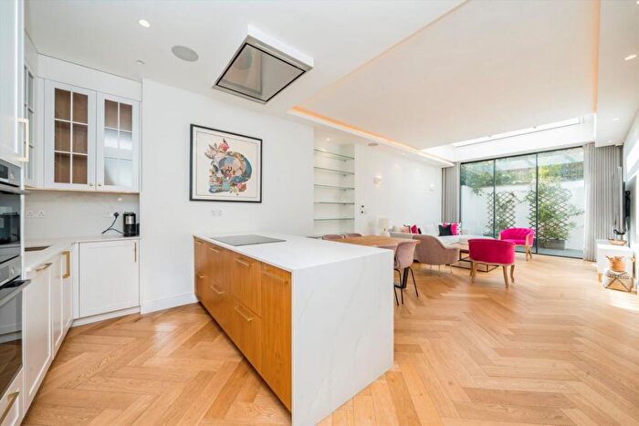 3 Bedroom Flat To Rent In Hampstead Hill Gardens, London, NW3