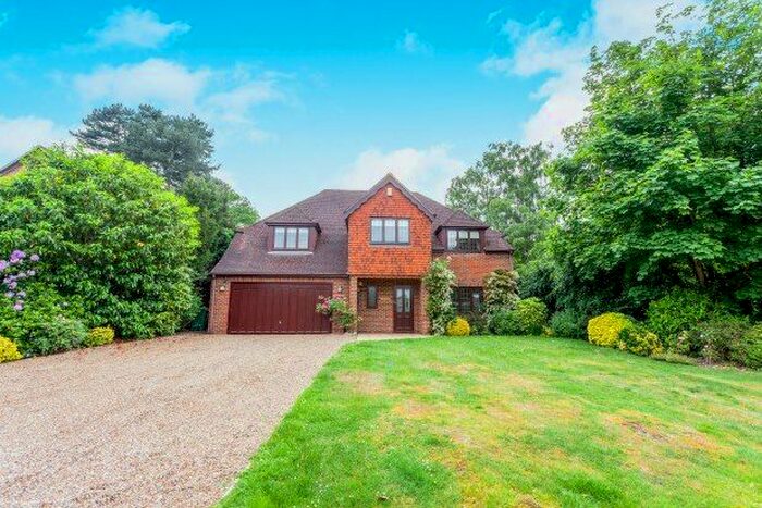 5 Bedroom Property To Rent In Beech Close, Cobham, KT11