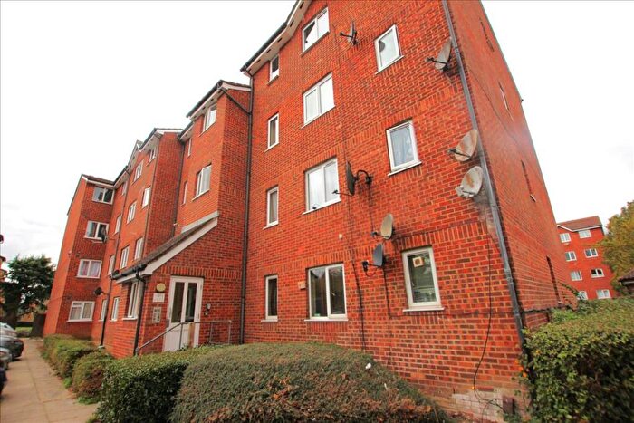1 Bedroom Flat To Rent In Chaffinch Close, Edmonton, London, N9