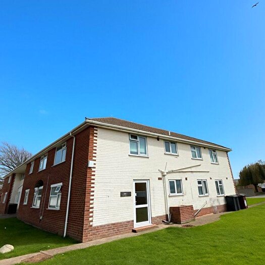 3 Bedroom Flat To Rent In Grafton Court, Selsey, PO20