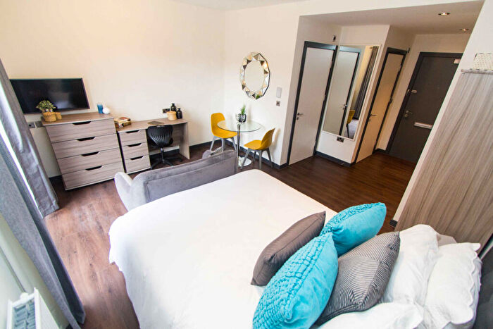 1 Bedroom Flat To Rent In Cardigan Lane, Leeds, LS4