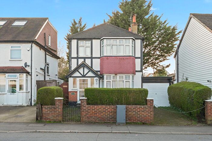 3 Bedroom Detached House For Sale In Malden Road, Cheam, SM3