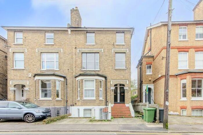 2 Bedroom Flat To Rent In Homefield Road, Wimbledon Village, London, SW19