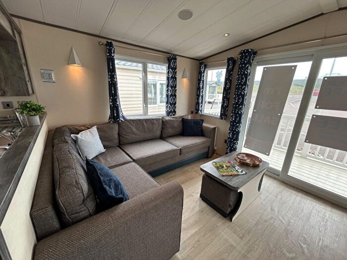 3 Bedroom Mobile/park Home For Sale In Hythe Road, Dymchurch, Romney Marsh, TN29