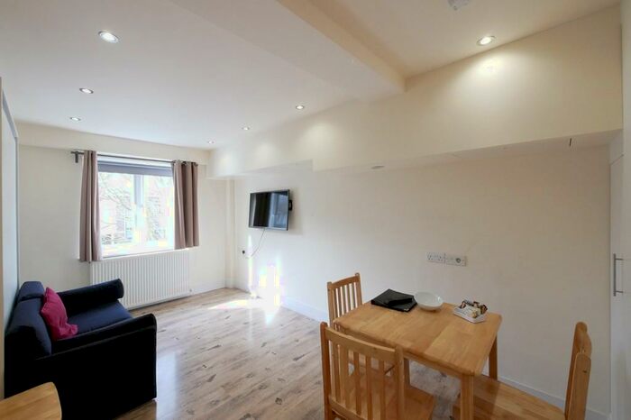 1 Bedroom Apartment To Rent In Fonthill Road, Finsbury Park, N4