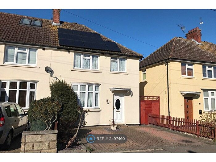 3 Bedroom Semi-Detached House To Rent In Springfield Park Avenue, Chelmsford, CM2