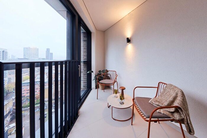 2 Bedroom Apartment To Rent In New Drum Street, London, E1