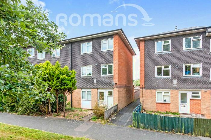 3 Bedroom Town House To Rent In Selby Walk, Basingstoke, RG24