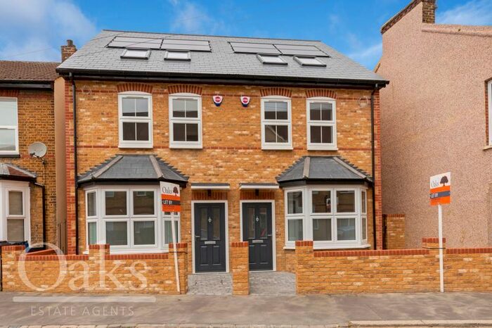 3 Bedroom Property To Rent In Hastings Road, Addiscombe, Croydon, CR0