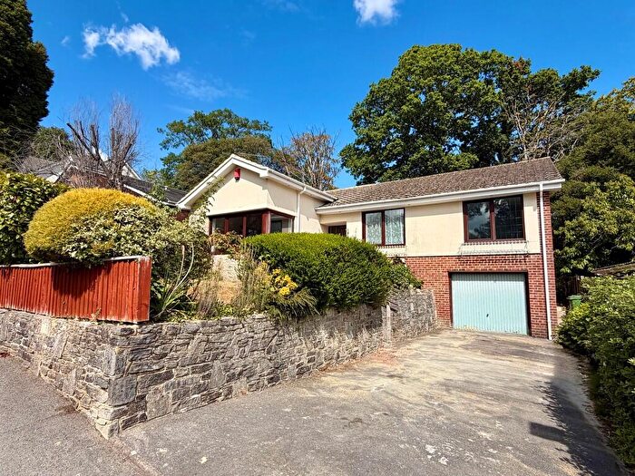 3 Bedroom Detached Bungalow For Sale In Cotton Close, Broadstone, BH18