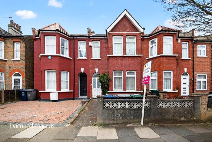 3 Bedroom Terraced House For Sale In Lambert Road, London, N12