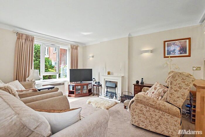 2 Bedroom Flat For Sale In Undercliffe House, Dingleway, Appleton, Warrington, WA4