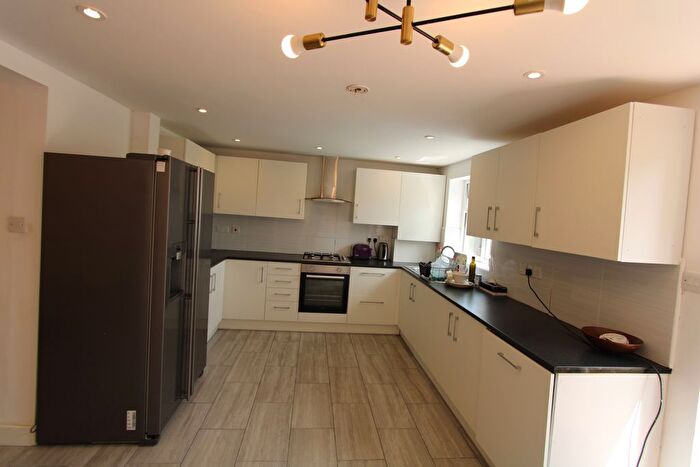 4 Bedroom Terraced House To Rent In Edgehill Road, Mitcham, CR4