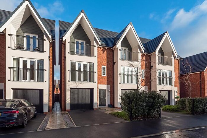 4 Bedroom Town House To Rent In Primrose Way, Wilmslow, Cheshire, SK9