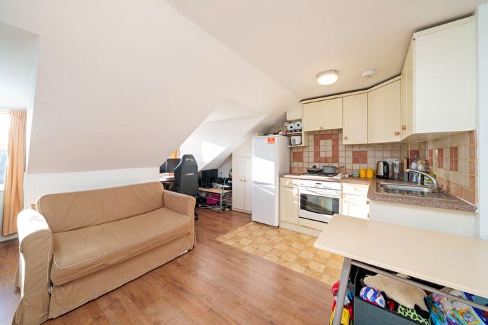 Studio To Rent In Upper Richmond Road, West Putney, SW15