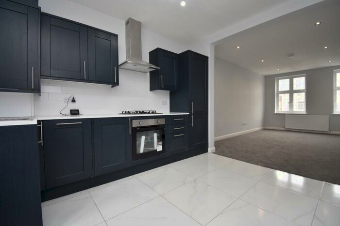 3 Bedroom Maisonette To Rent In Blackfen Parade Blackfen Road, DA15