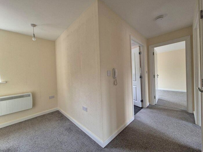 2 Bedroom Apartment To Rent In Golden Orchard, Halesowen, B62
